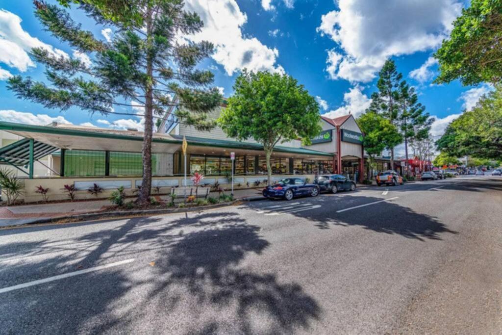 Contemporary Comfy ~ 2bed/2bath/1car ~ Hawthorne Brisbane