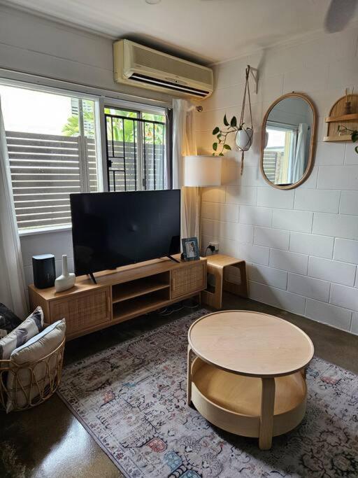 Prime Location: Just Steps Away From Oxford Street *