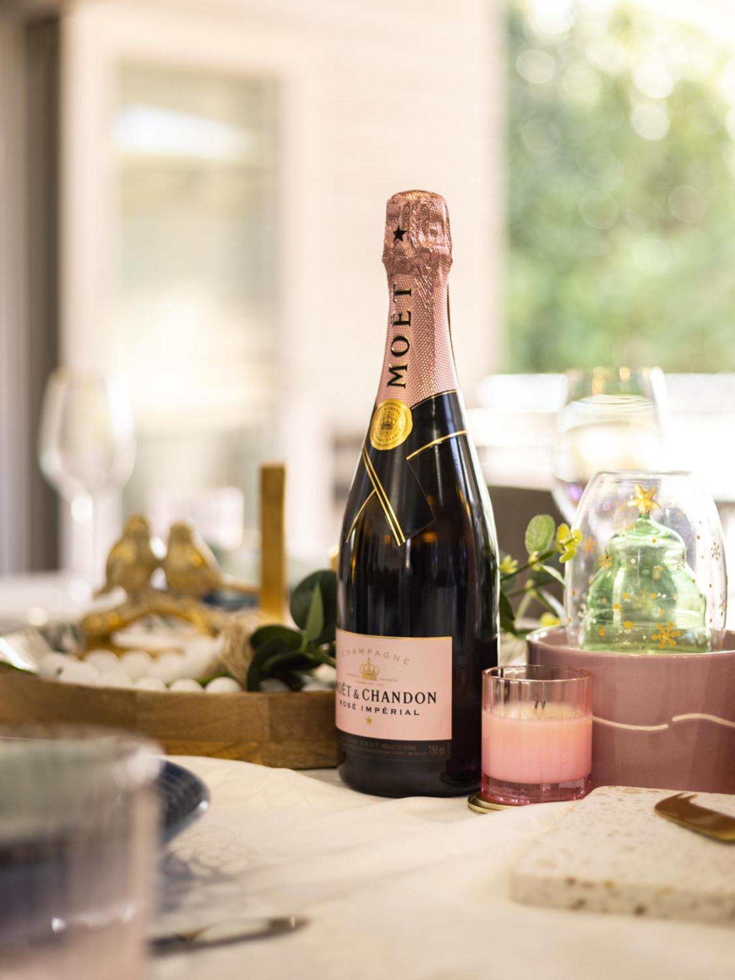 Holiday home 5br Queenslander - Walk To The Gabba - Sleeps 10 Brisbane