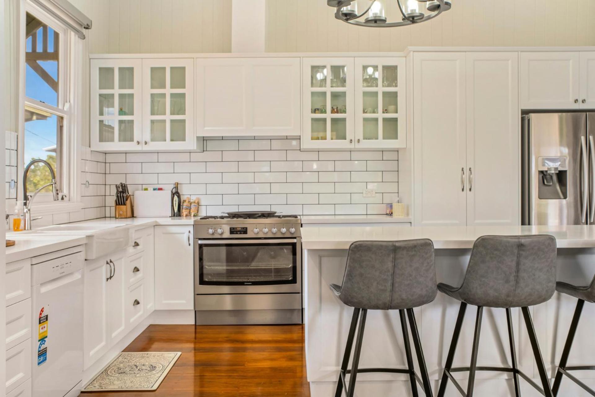 Holiday home 5br Queenslander - Walk To The Gabba - Sleeps 10