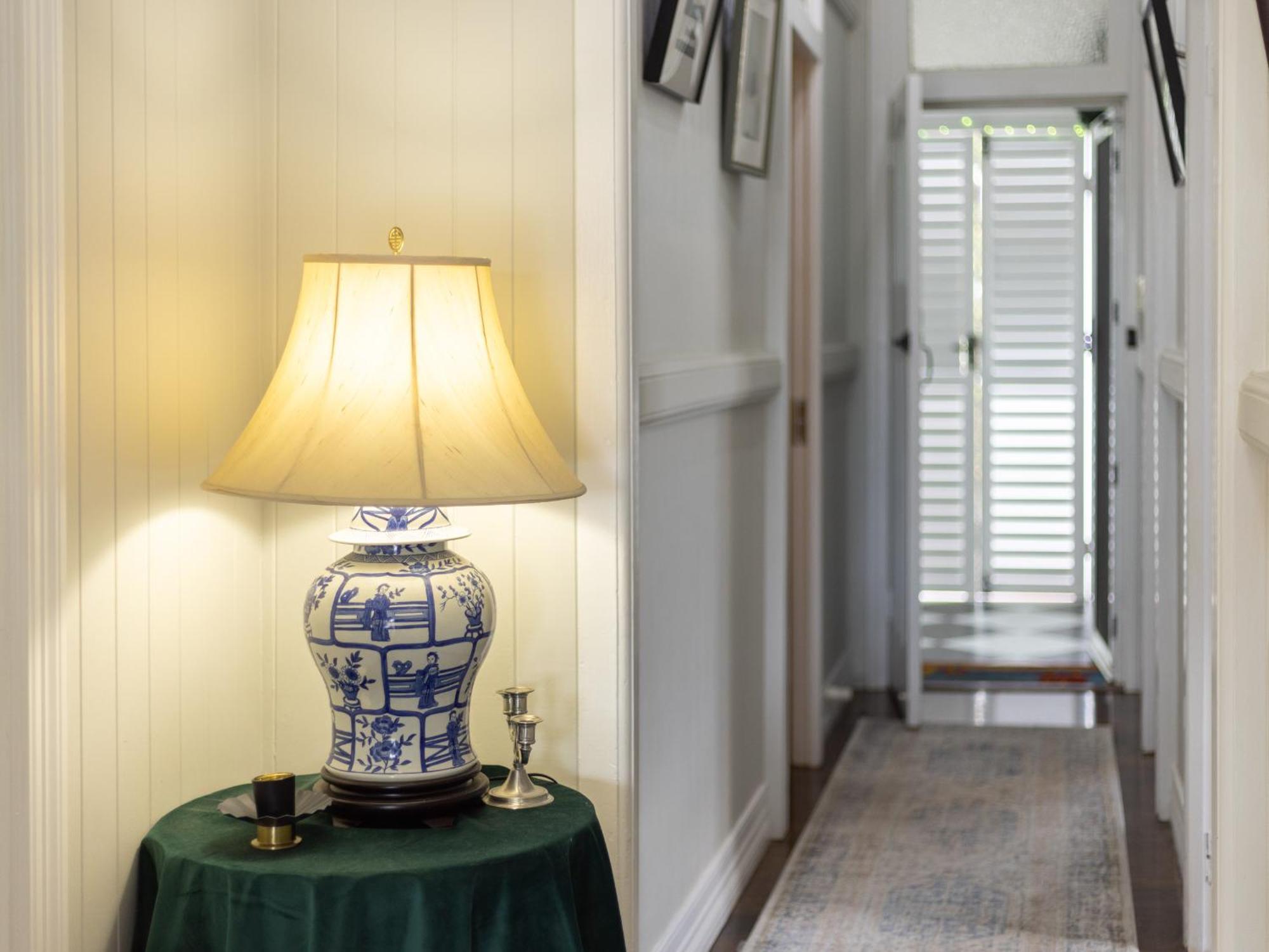 Holiday home 5br Queenslander - Walk To The Gabba - Sleeps 10 Brisbane