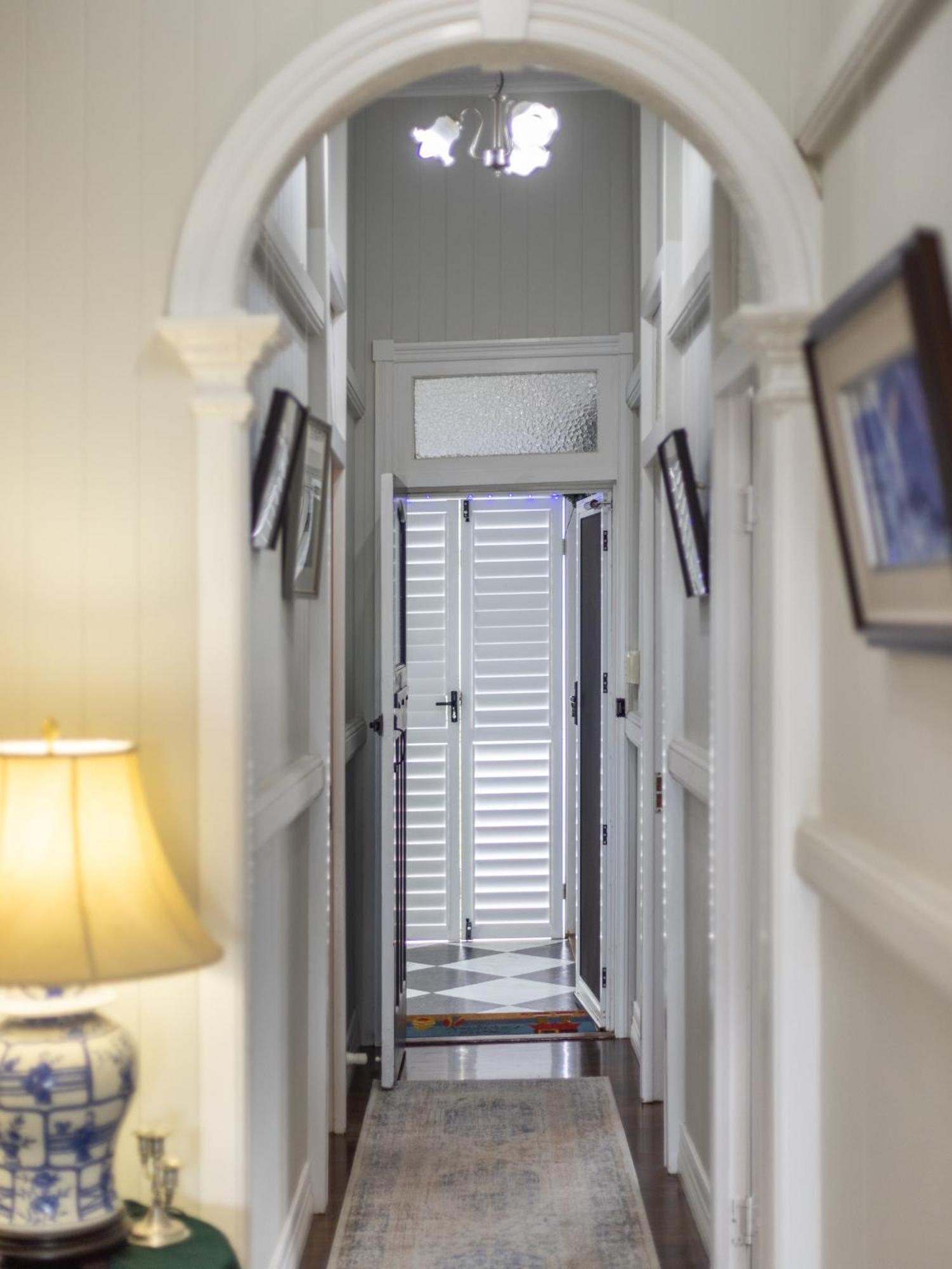 5br Queenslander - Walk To The Gabba - Sleeps 10 * Brisbane