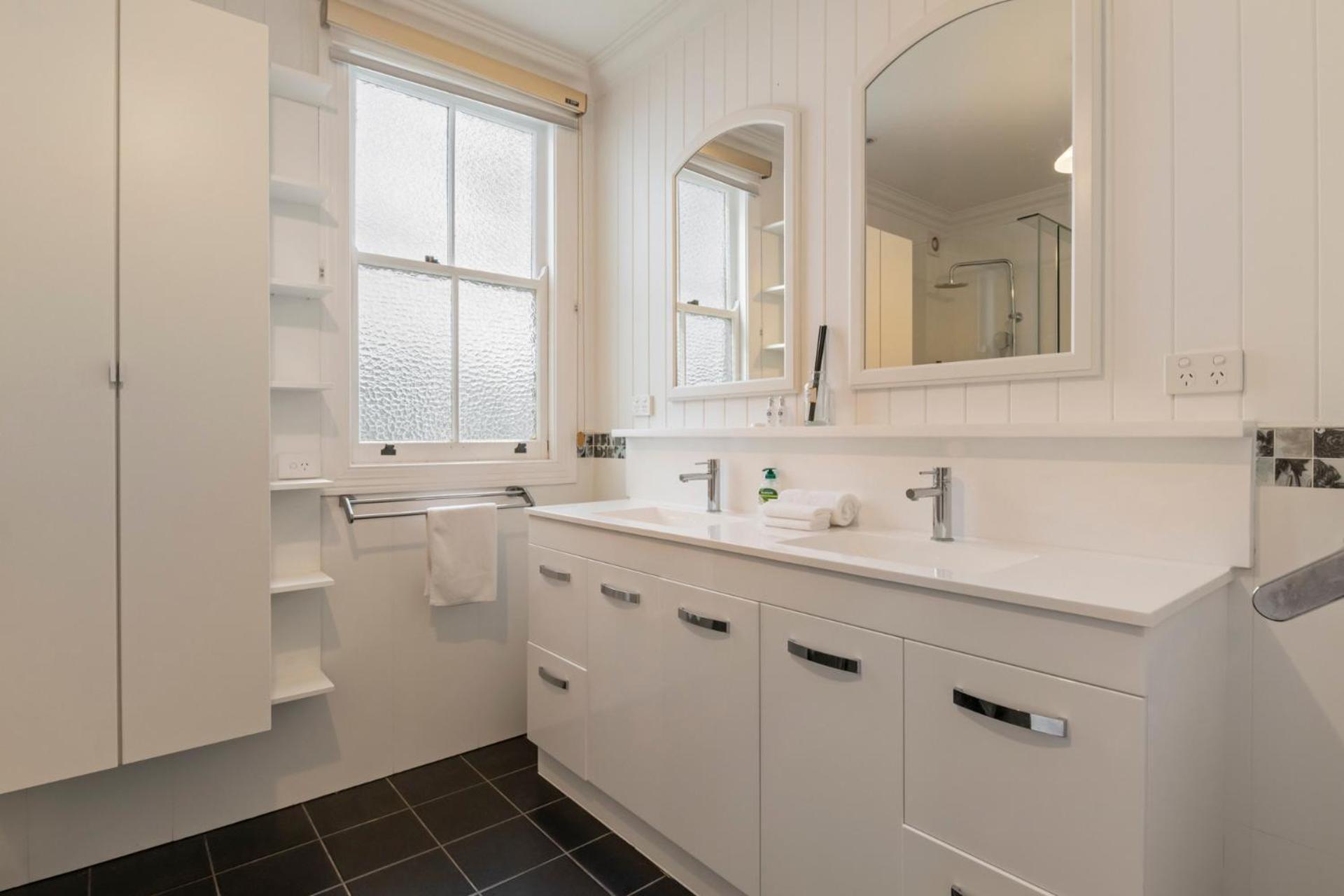 5br Queenslander - Walk To The Gabba - Sleeps 10 Brisbane