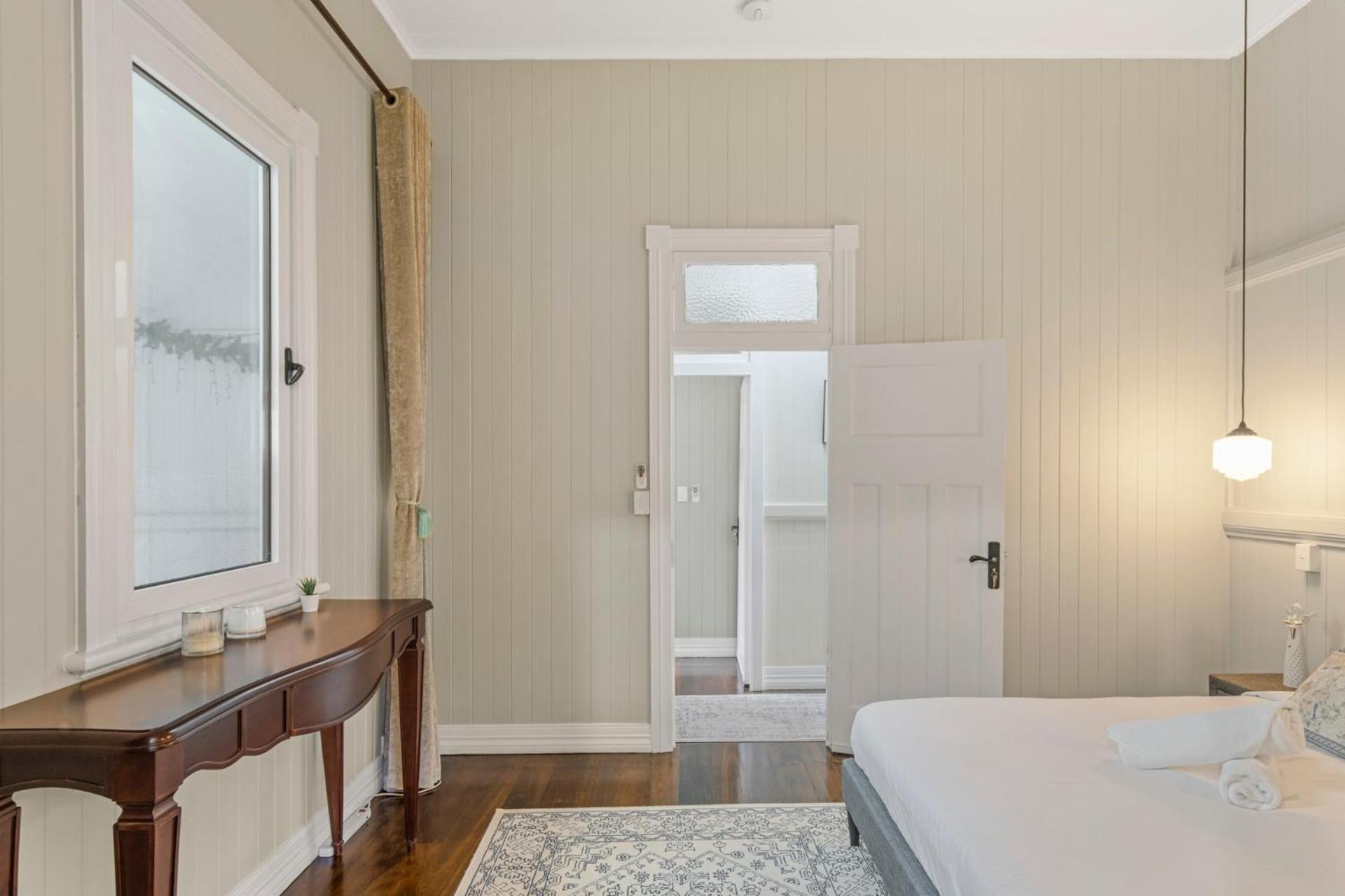 5br Queenslander - Walk To The Gabba - Sleeps 10 * Brisbane