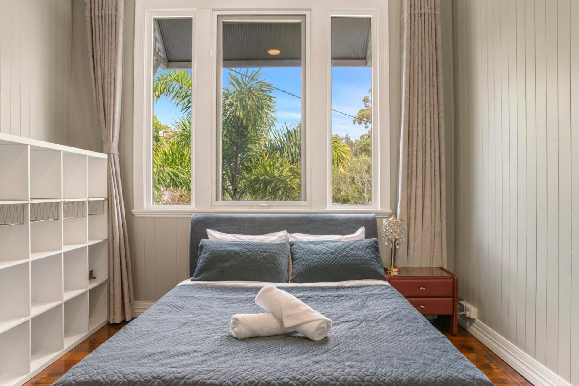 5br Queenslander - Walk To The Gabba - Sleeps 10