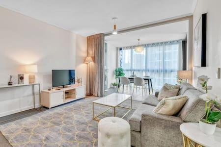 Apartment Charlotte Towers & Style Facilities