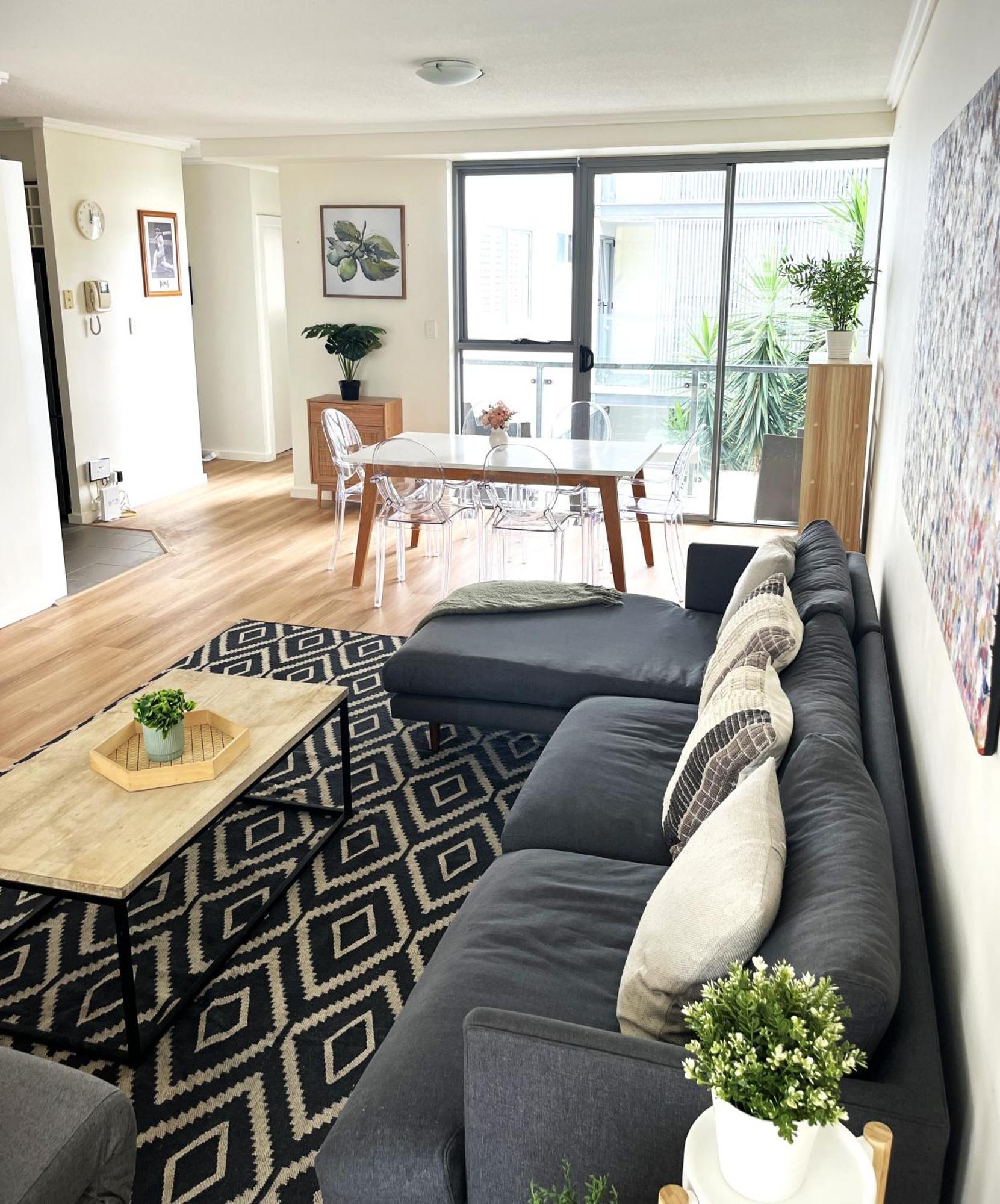 Perfect Locale 2bed Parking Apartment *