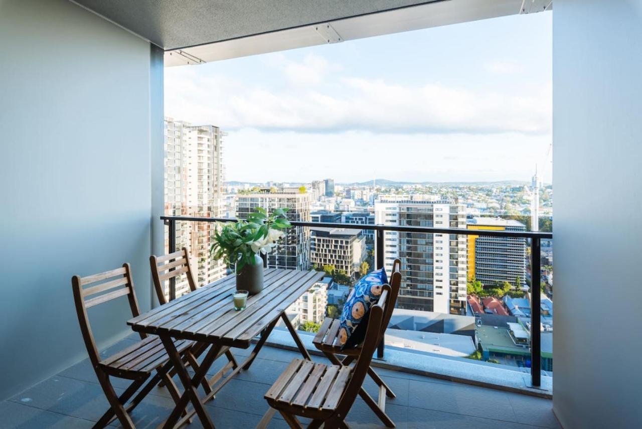 Location 2bd W Spectacular Views * Brisbane