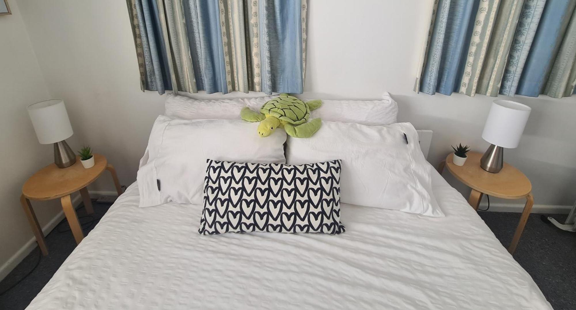 Amazing Location-private In A Share House-2 Available!! Homestay