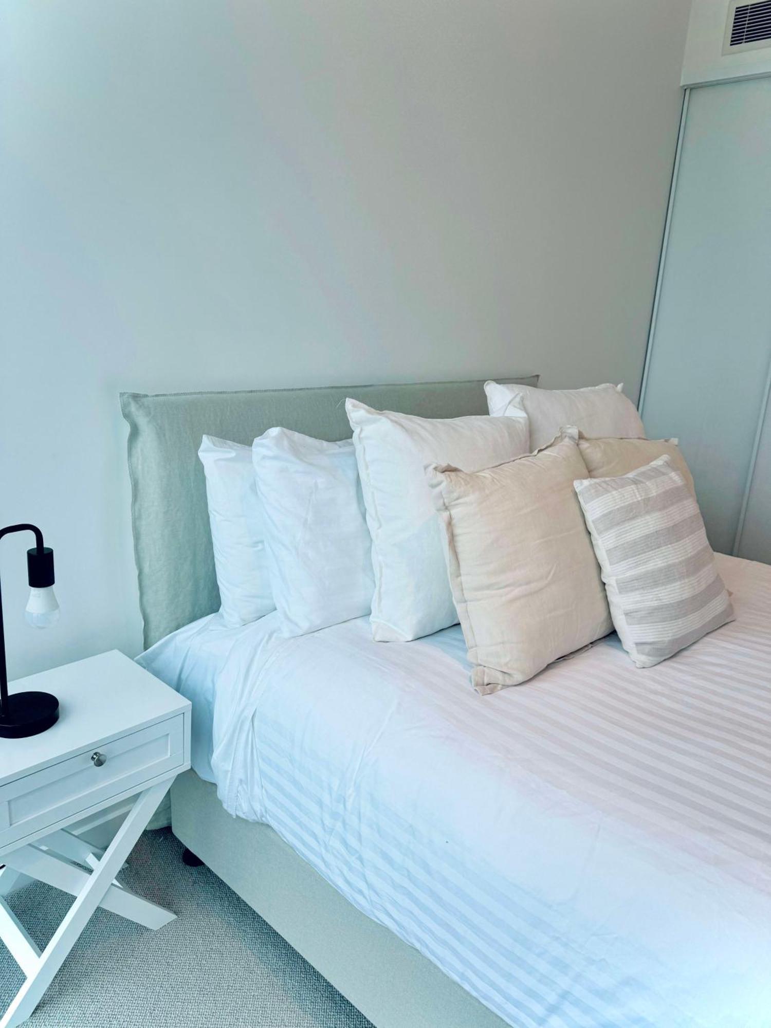 Luxurious 3 Bed Sky Retreat At Skytower Apartment Brisbane