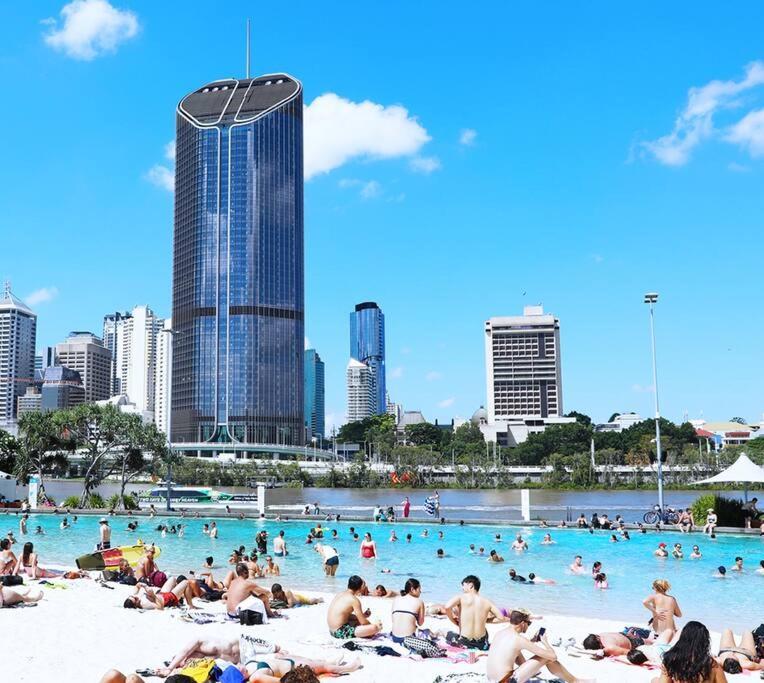 Holiday home Comfy Character Qld'r ~ 3bed Self-contained-upstairs House W/parking ~ Woolloongabba Brisbane