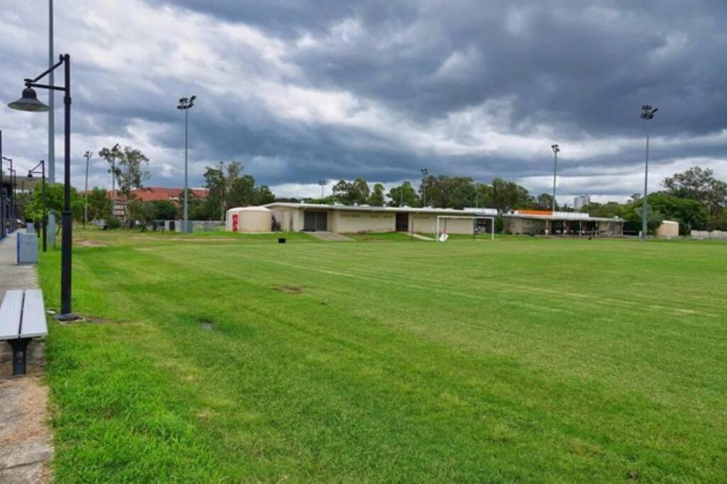 Holiday home Nan's House! 2bed, 1bath, 1car ~ East Brisbane
