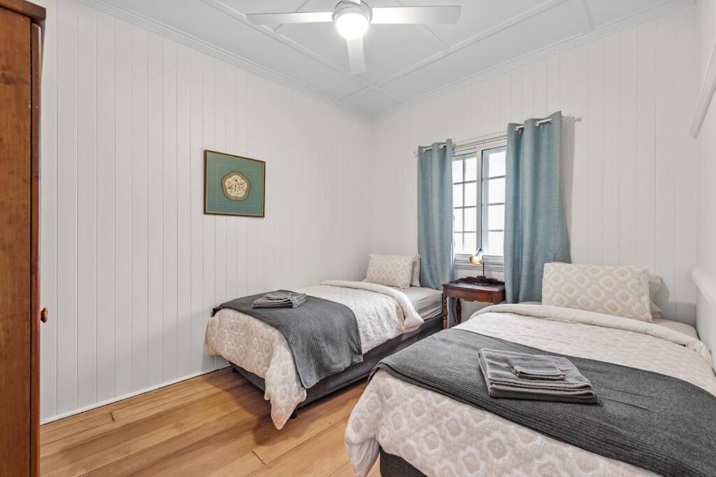 Holiday home Nan's House! 2bed, 1bath, 1car ~ East