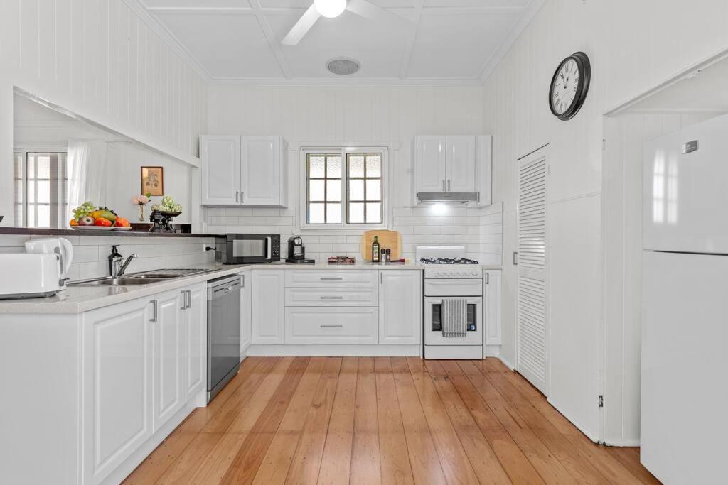 Holiday home Nan's House! 2bed, 1bath, 1car ~ East *