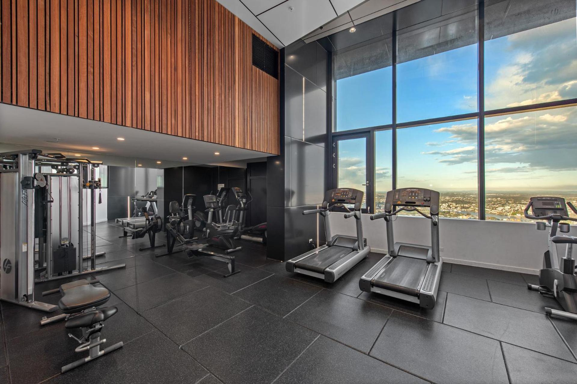 Skyhigh Style ~ 2bed/2bath/1car/views! ~ Cbd * Brisbane