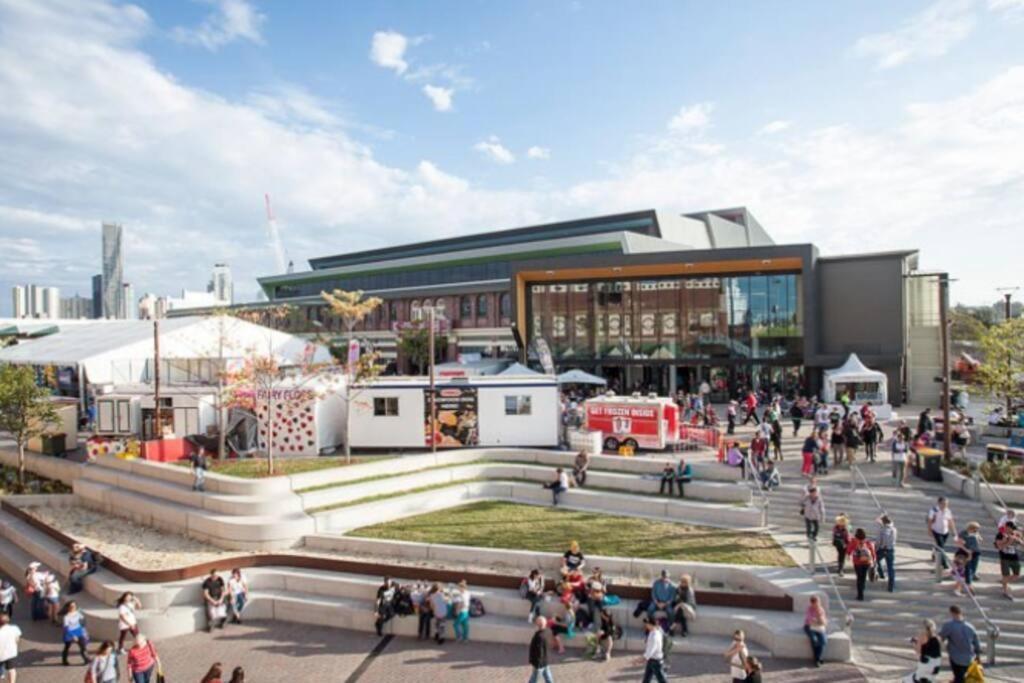 Prime Position! 3bed/2bath/1car ~ 10mins To Cbd Apartment Brisbane