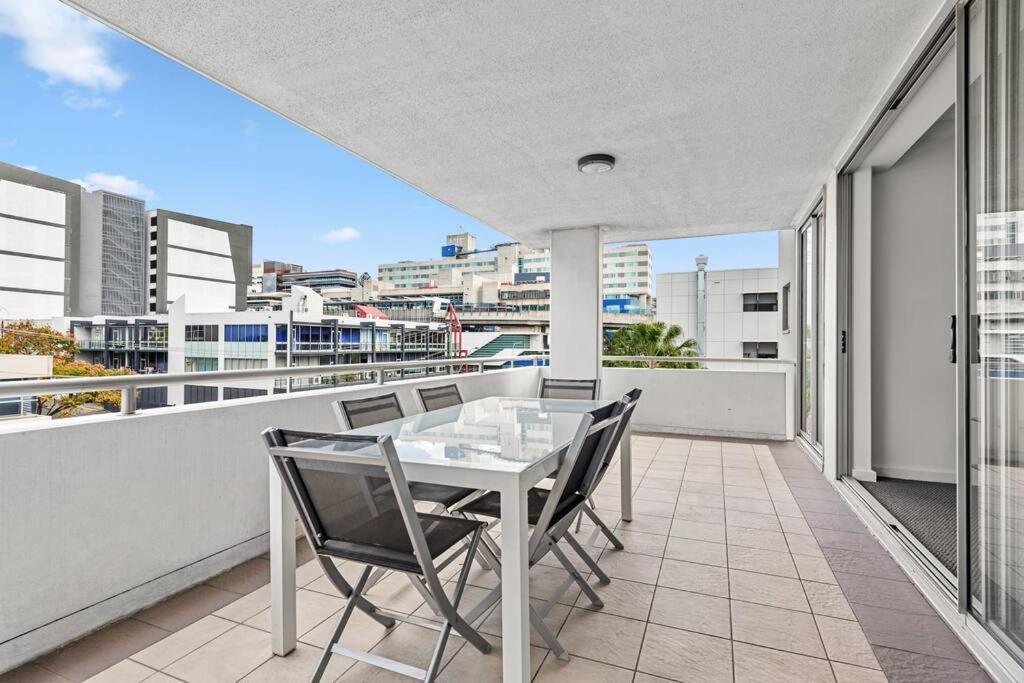 Prime Position! 3bed/2bath/1car ~ 10mins To Cbd Brisbane