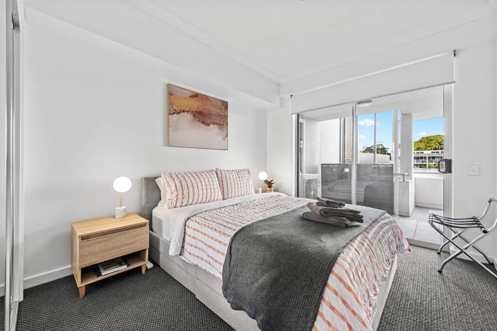 Prime Position! 3bed/2bath/1car ~ 10mins To Cbd Brisbane