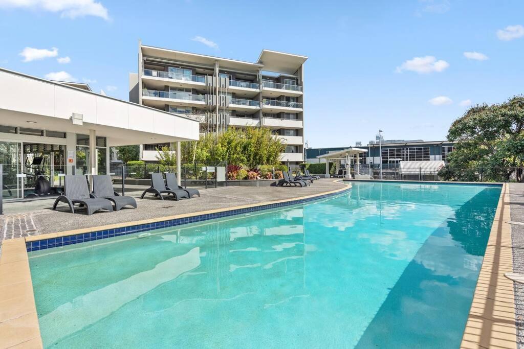 Prime Position! 3bed/2bath/1car ~ 10mins To Cbd Brisbane