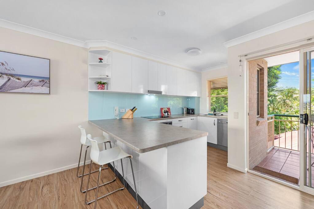Bright & Breezy ~ 2 Bed/2 Bath /1 Car/ Views!