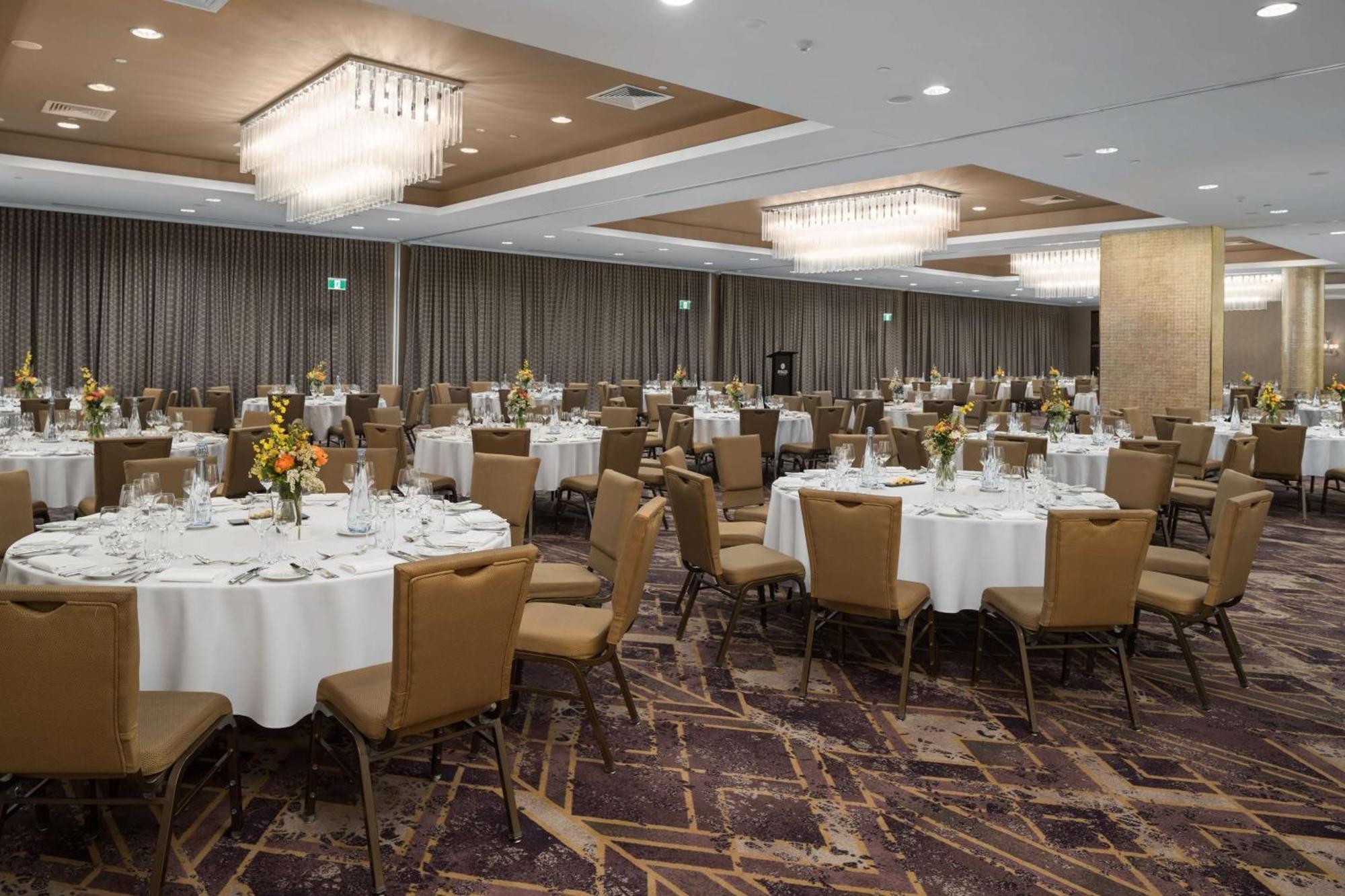 Rydges South Bank 4*