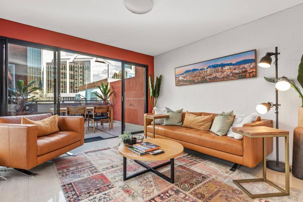 Iconic Warehouse Apartment~cbdedge~2bed/2bath/1car Brisbane