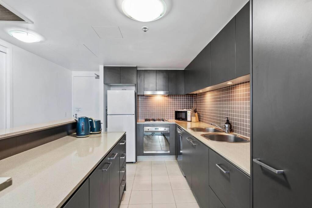 Heights! 2bed/1bath/1car/views ~ Cbd Brisbane