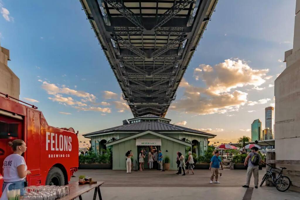 Heights! 2bed/1bath/1car/views ~ Cbd Apartment