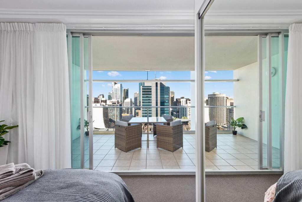 Heights! 2bed/1bath/1car/views ~ Cbd *