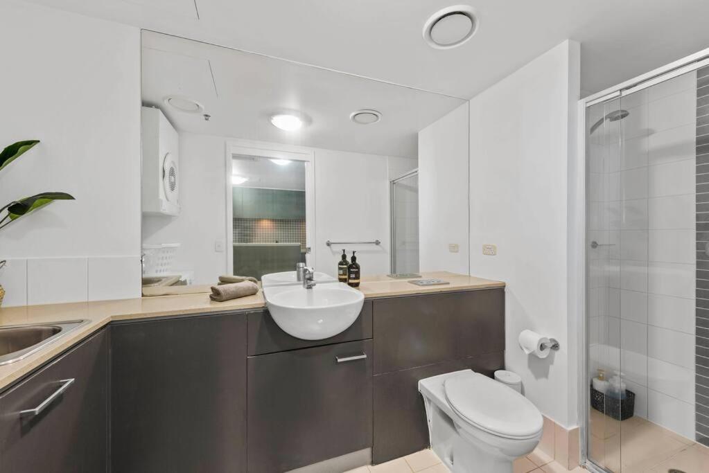 Apartment Heights! 2bed/1bath/1car/views ~ Cbd Brisbane
