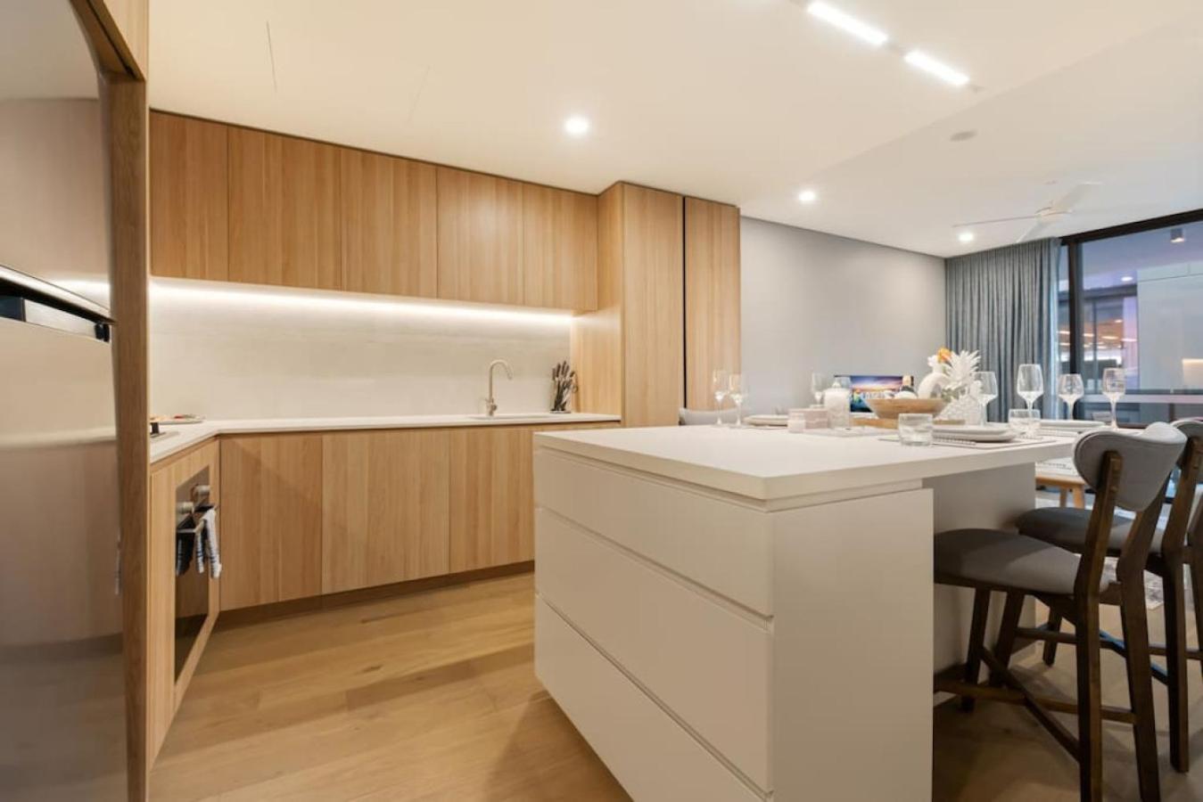 1br Luxury At Prime Location W Carpark Apartment Brisbane