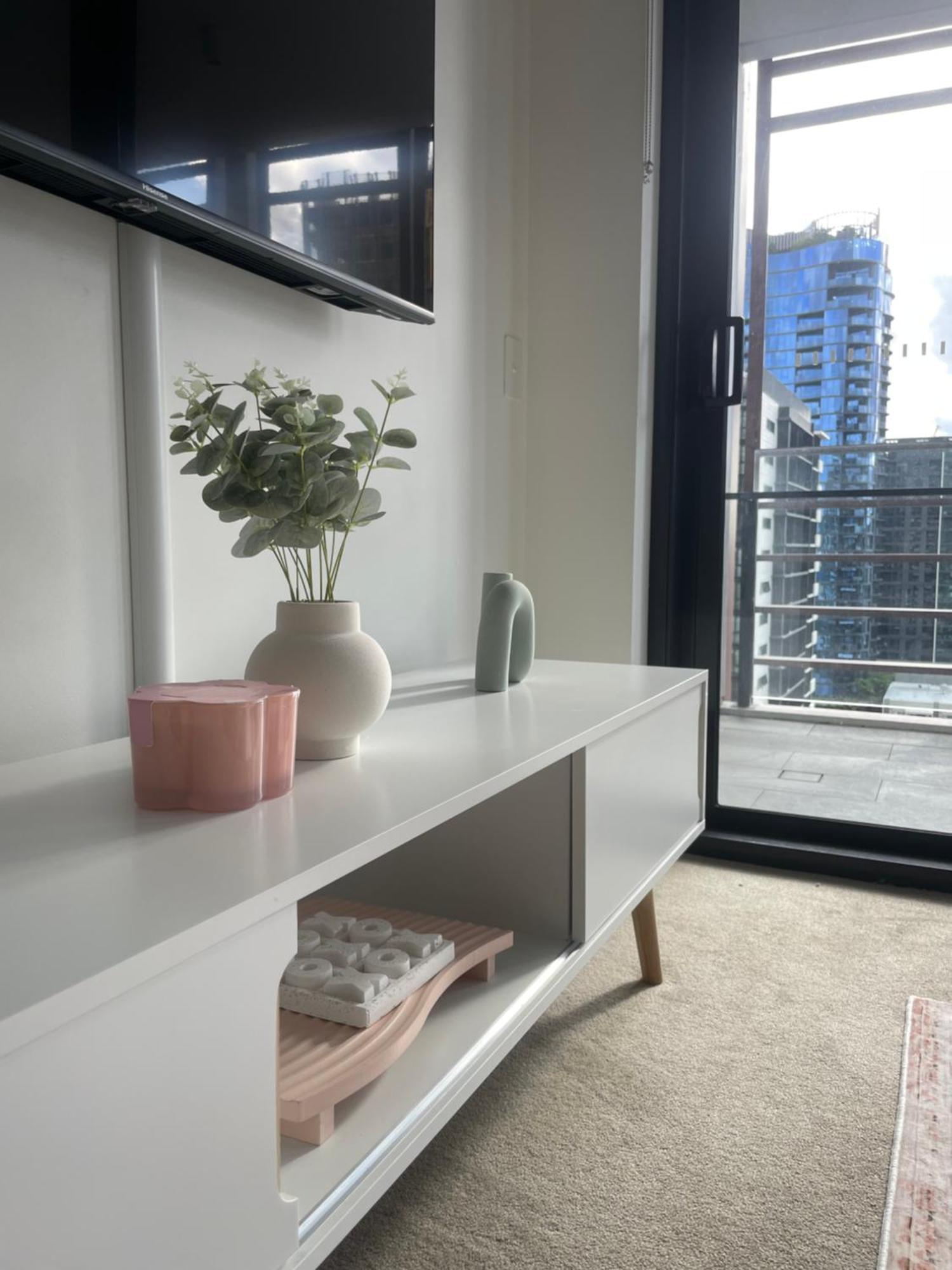 Views And Vibes - Free Parking - Great Location - Outdoor Pool! Apartment Brisbane