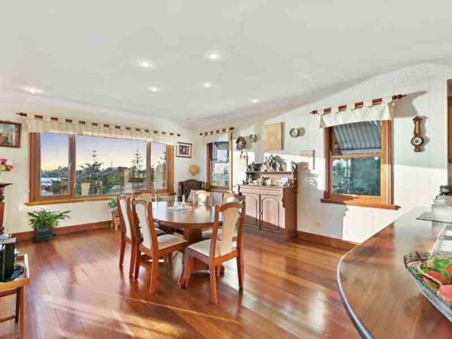 Rosebay Water Front 4 Bd Apartment