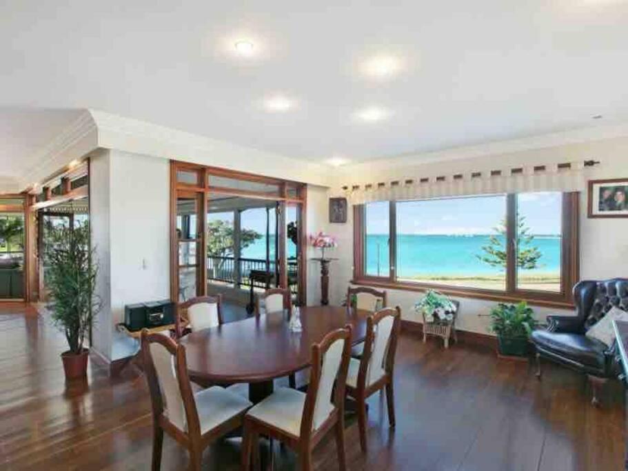 Rosebay Water Front 4 Bd Apartment *