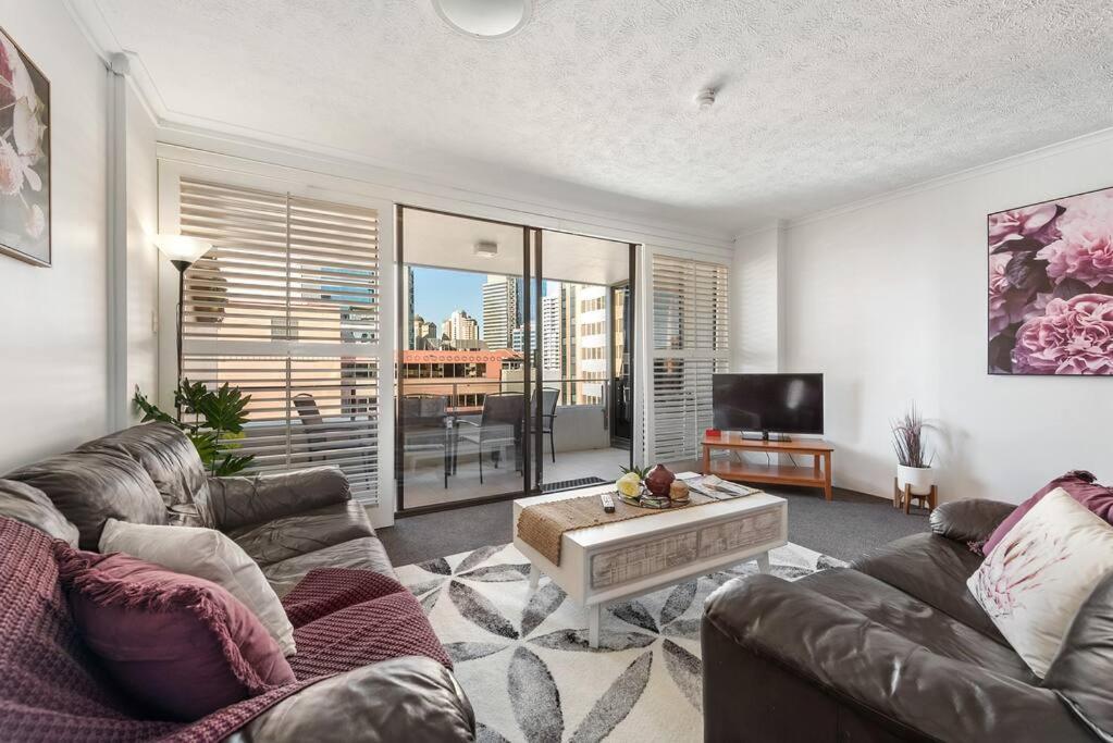 Amazing Astor ~ 5 Mins Cbd Apartment *