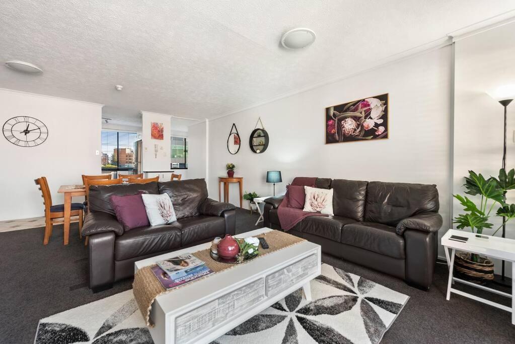 Amazing Astor ~ 5 Mins Cbd Apartment