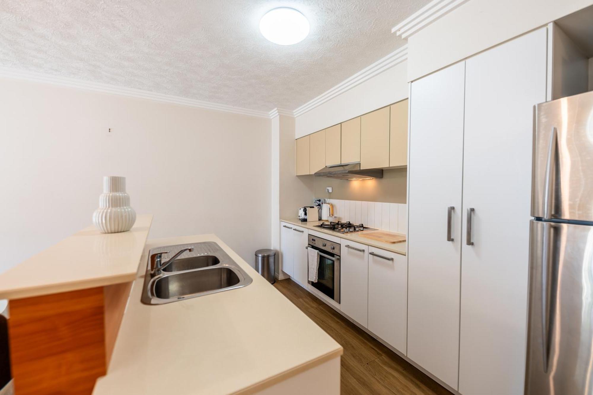 Apartment Urban Luxury City With Pool And Parking Brisbane