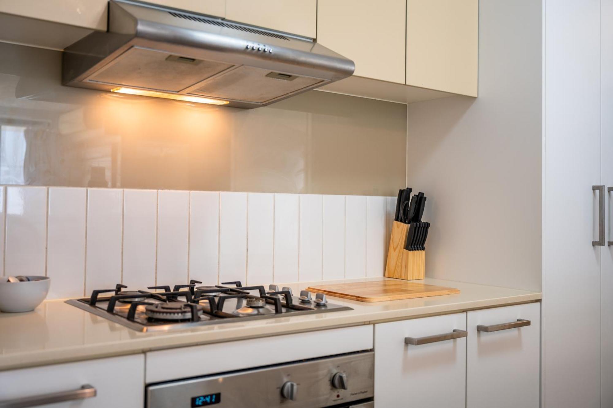 Urban Luxury City With Pool And Parking Apartment Brisbane