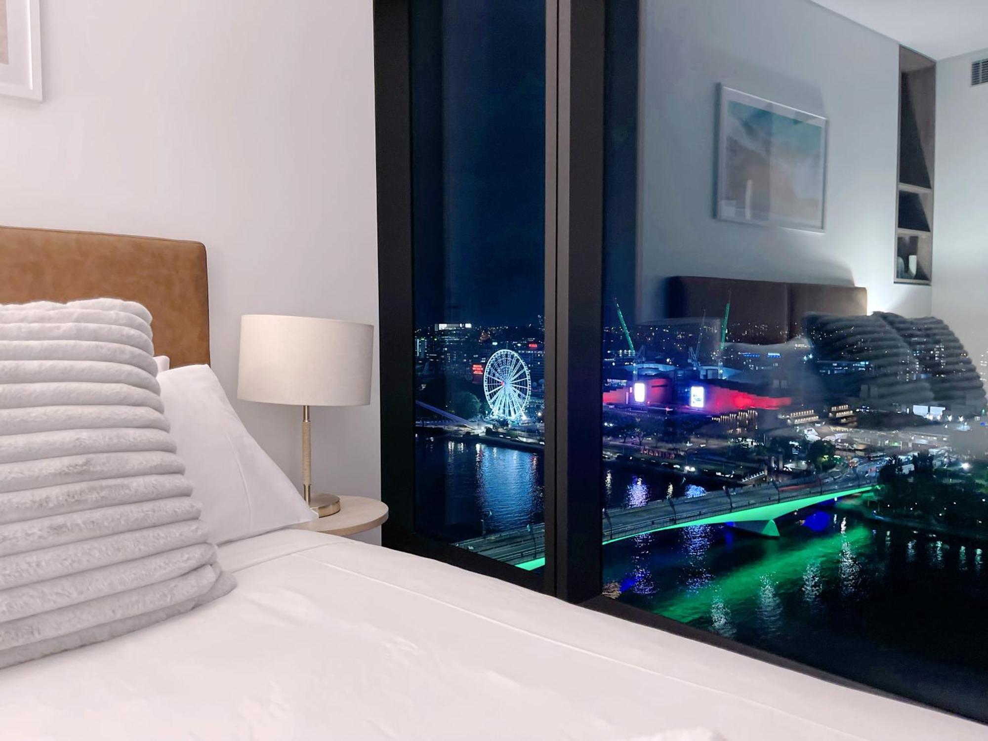 Riverfront Oasis 2bed Panoramic Riverview * Brisbane