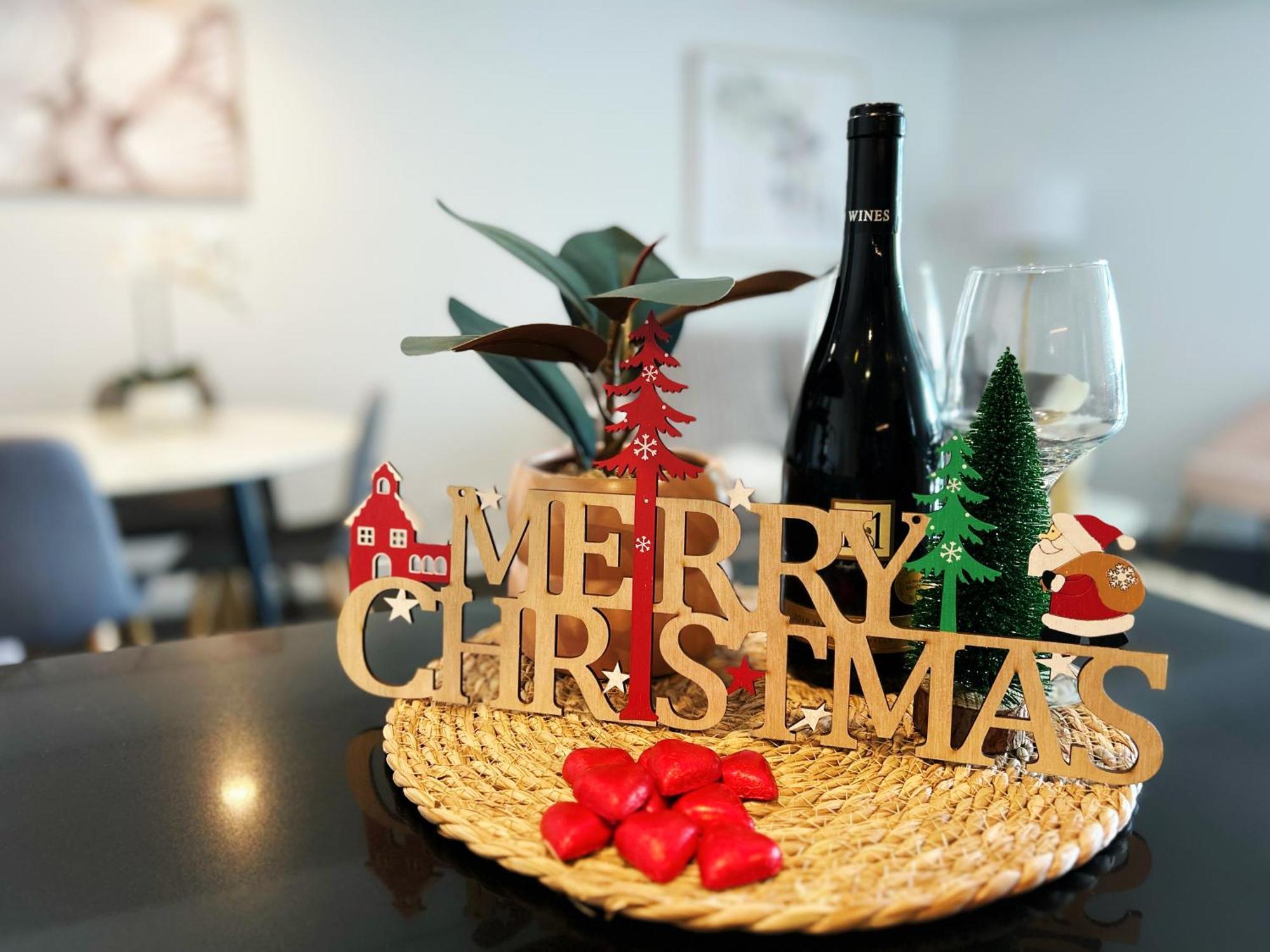 Riverfront Oasis 2bed Panoramic Riverview *