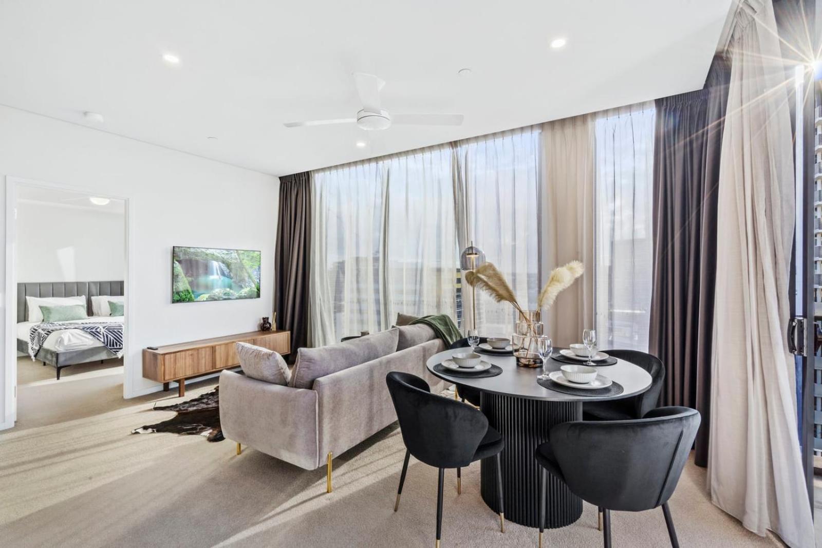 Luxury 2 Bedroom 2 Bathroom In The Heart Of South