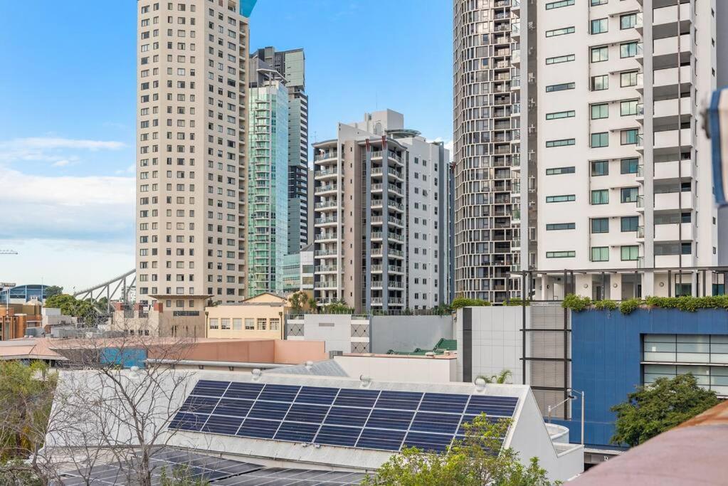 Apartment Iconic Warehouse Apartment~cbdedge~2bed/2bath/1car