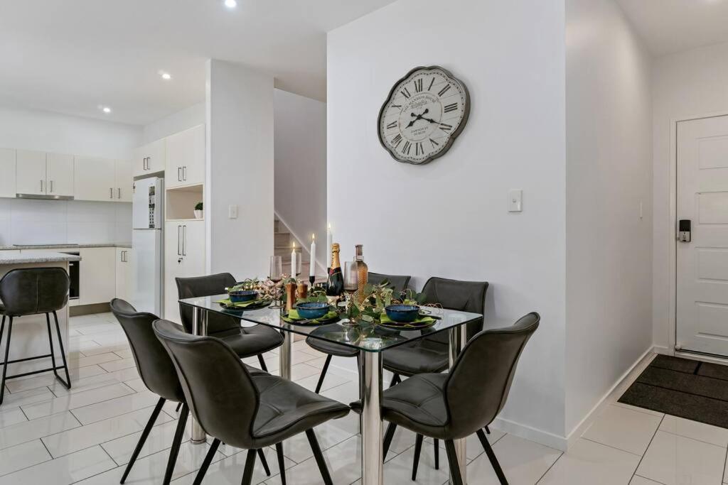 Stunning 3-bedroom Townhouse *