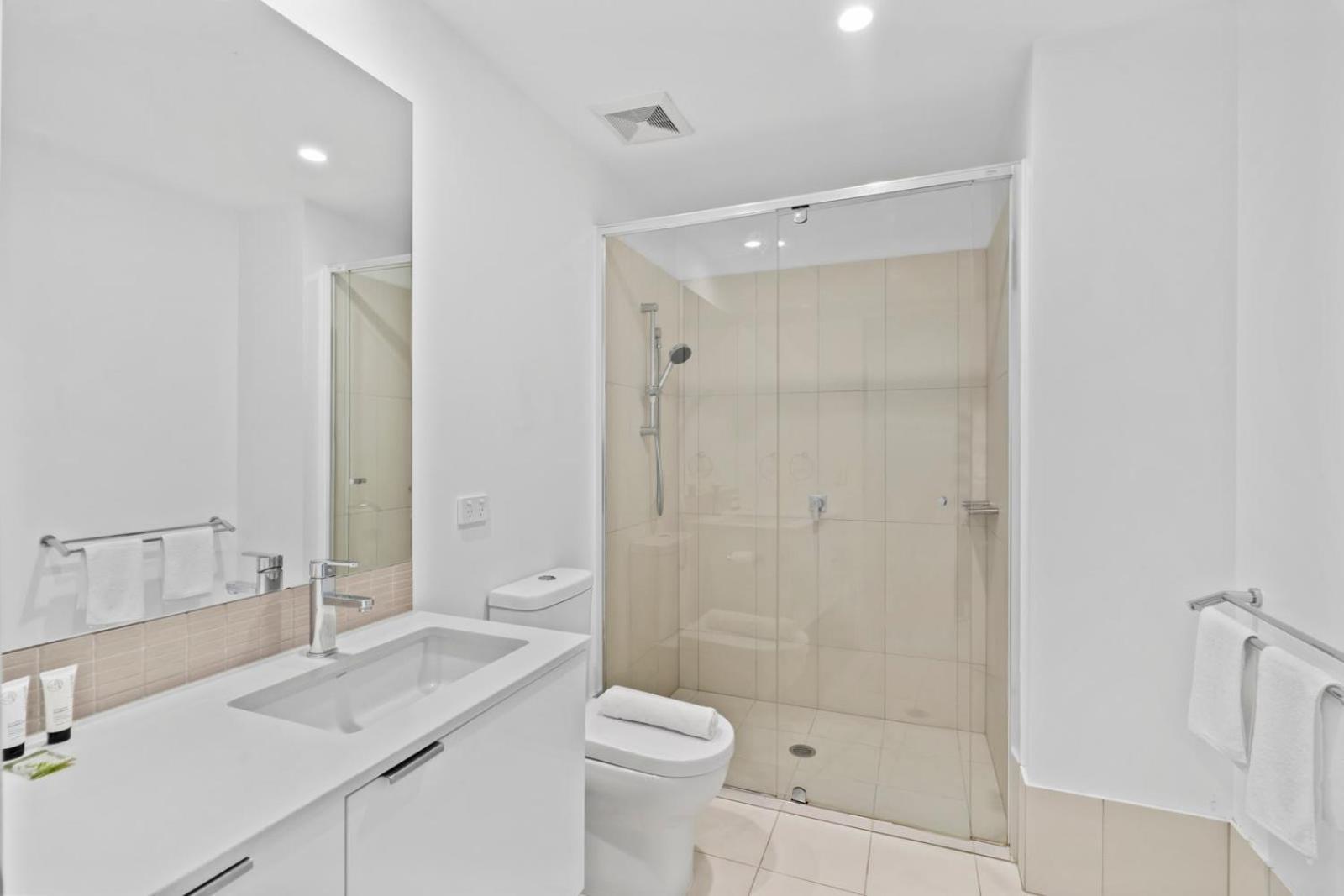 Cozy 1 Bedroom In The Heart Of South With Parking * Brisbane