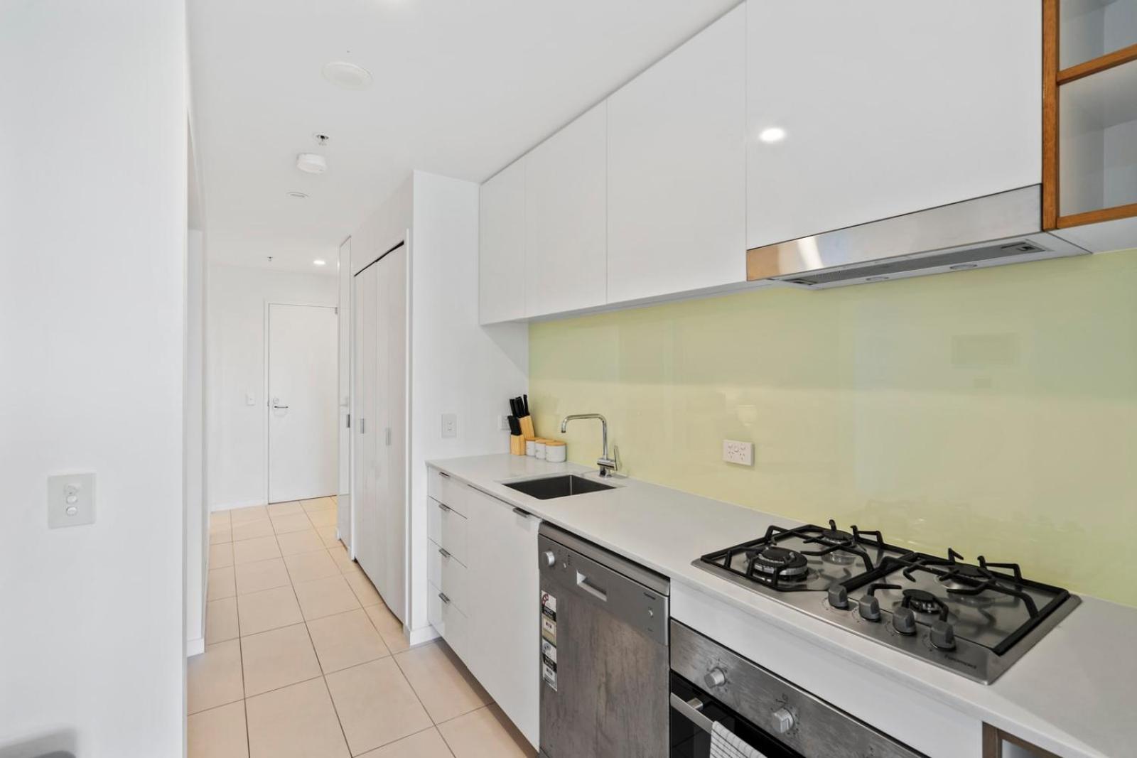 Apartment Cozy 1 Bedroom In The Heart Of South With Parking Brisbane