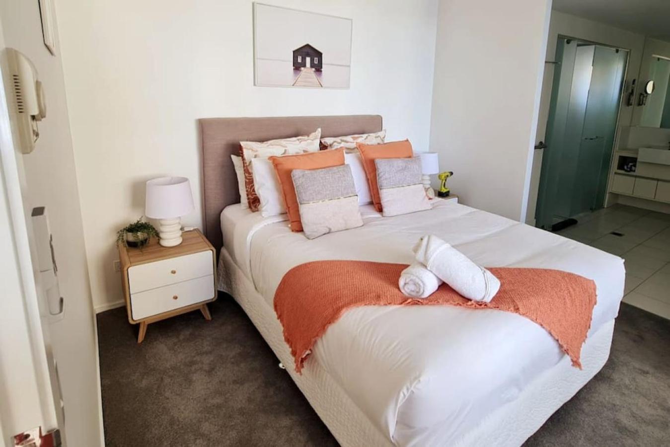 3br Skyline Oasis W River Views, Gym, Carpark, Fastwifi, Tennis Court, Steam