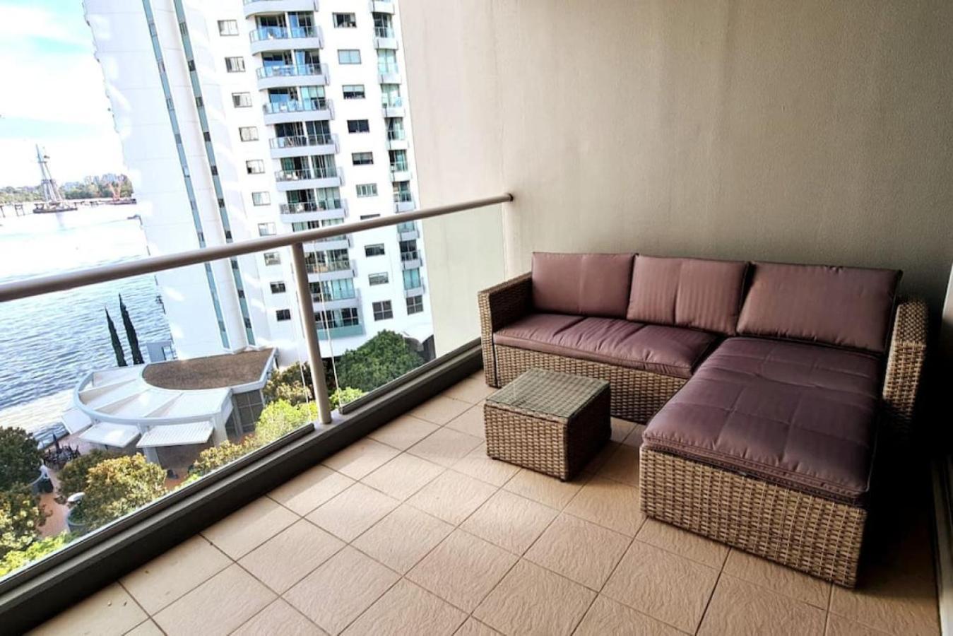 Apartment 3br Skyline Oasis W River Views, Gym, Carpark, Fastwifi, Tennis Court, Steam *