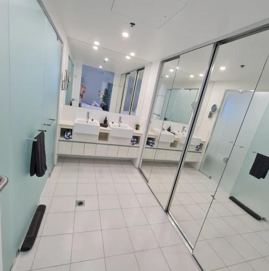 3br Skyline Oasis W River Views, Gym, Carpark, Fastwifi, Tennis Court, Steam Apartment
