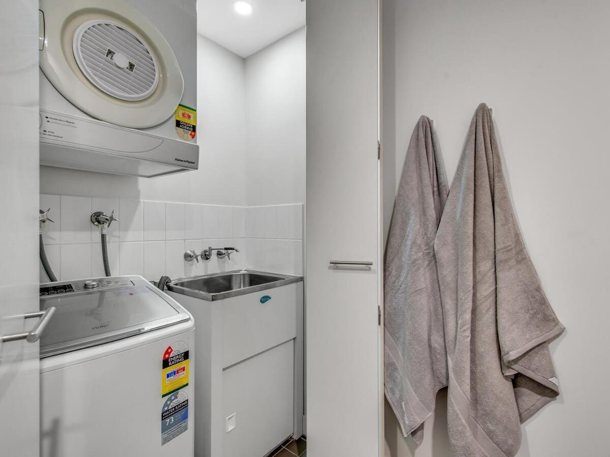 Cbd Free Parking Pool Balcony Walk To Casino Apartment Brisbane