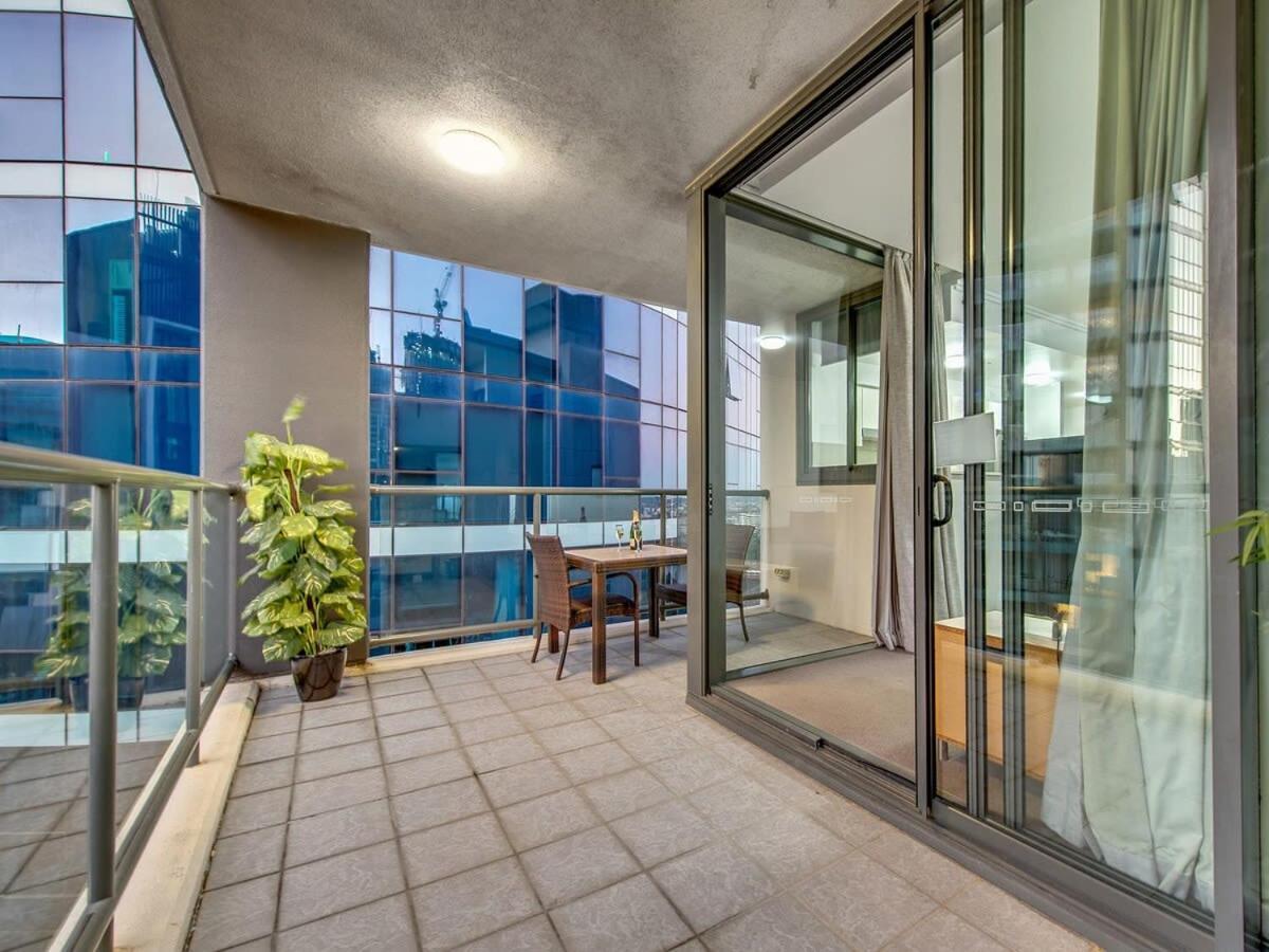 Cbd Free Parking Pool Balcony Walk To Casino Apartment *